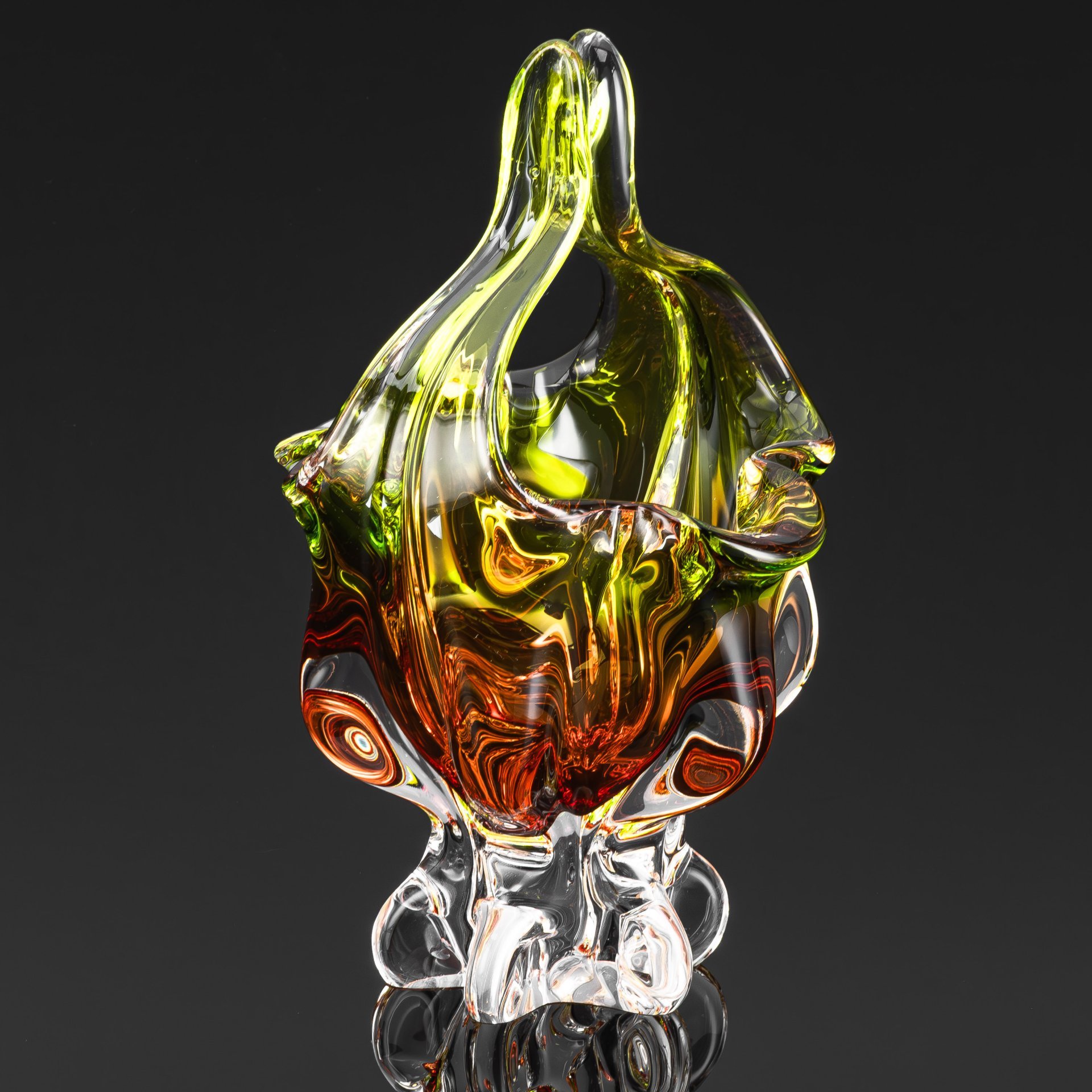 Конфетница в форме корзины с градиентом от коричневого к зеленому, стекло, гутная техника, Egermann, Чехословакия, 1970-1990 гг.