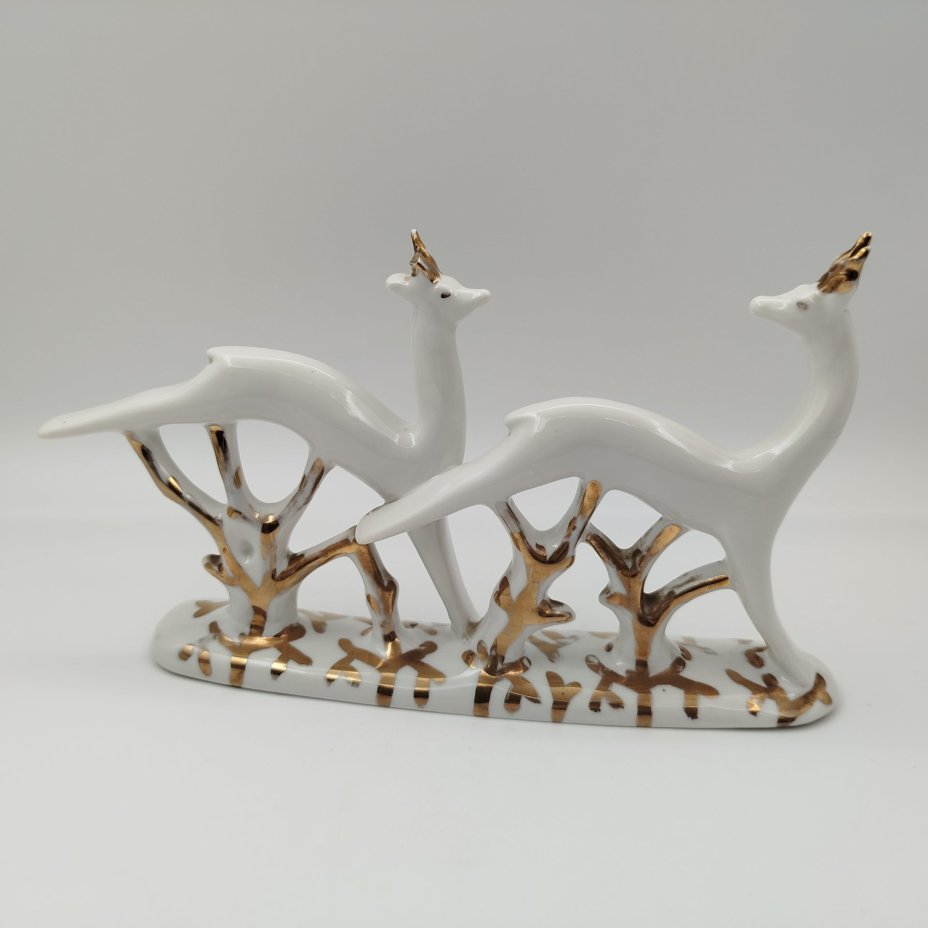 Статуэтка "Бегущие олени", автор С.И. Вайнштейн-Машурина, фарфор, золочение, Дмитровский фарфоровый завод (ДФЗ Вербилки), СССР, 1954-1965 гг.