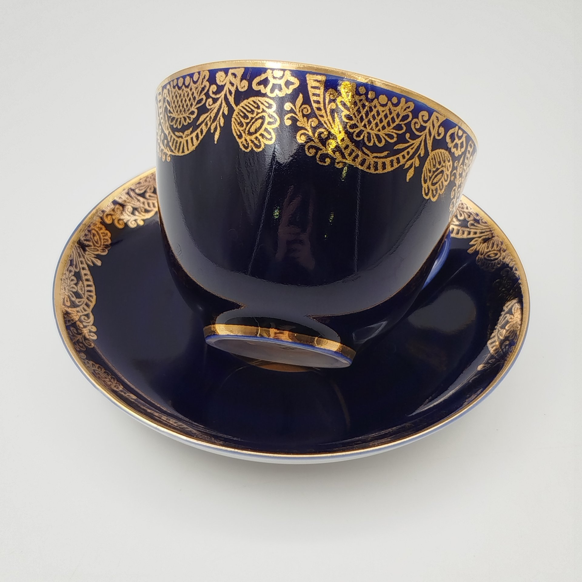 Пара чайная "Золотой фриз", фарфор, крытье кобальтом, Ленинградский фарфоровый завод (ЛФЗ), СССР, 1960-1970 гг.