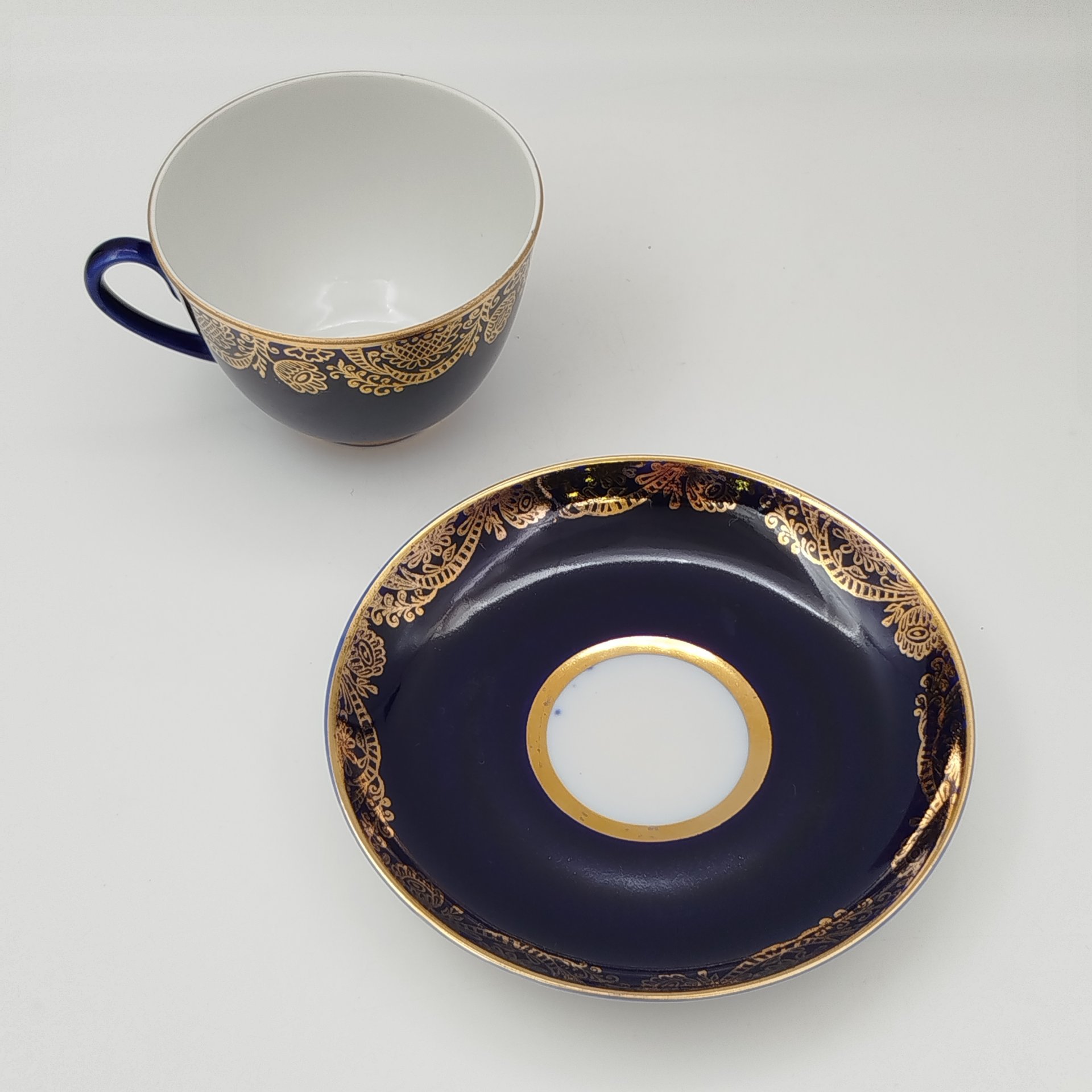 Пара чайная "Золотой фриз", фарфор, крытье кобальтом, Ленинградский фарфоровый завод (ЛФЗ), СССР, 1960-1970 гг.