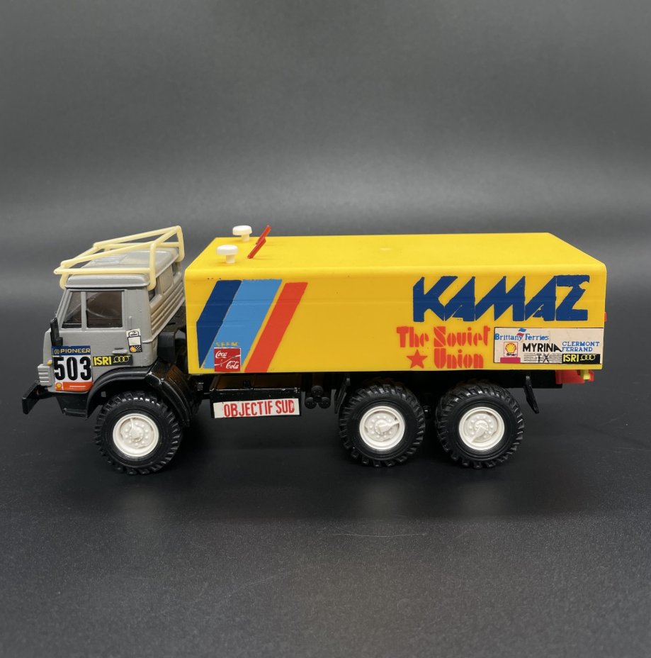 Модель автомобиля в масштабе 1:43 "КАМАЗ - 4310"