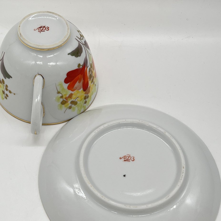 Чайная пара из сервиза "Цветы юга", фарфор, роспись, золочение, Ленинградский фарфоровый завод (ЛФЗ), СССР, 1970-1990 гг.
