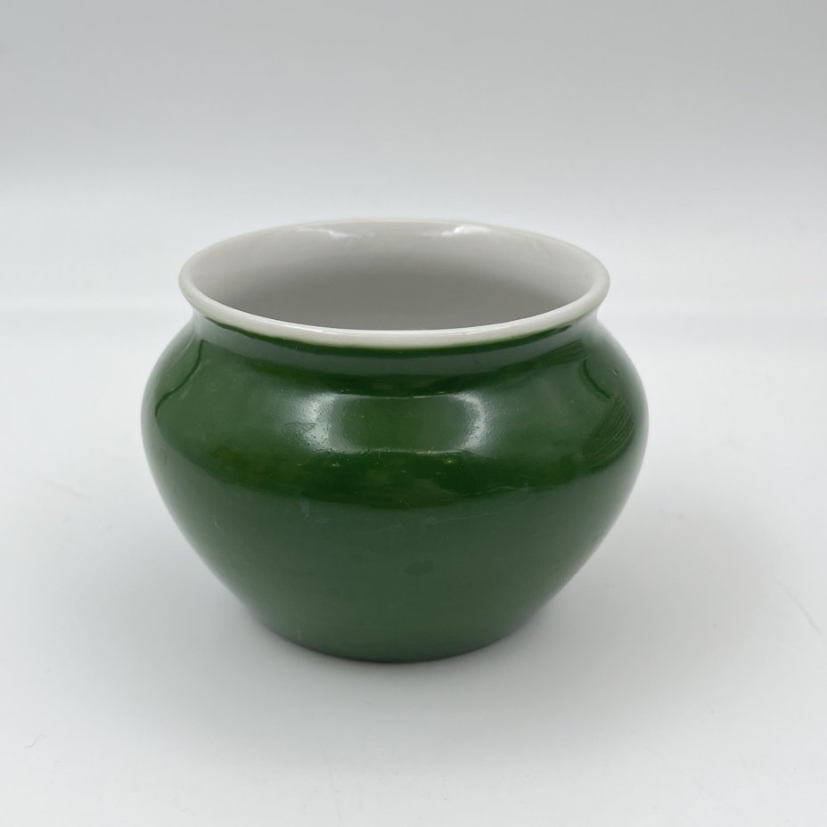 Горшочек зеленого цвета (для сметаны или соли), фарфор, крытье, Дмитровский фарфоровый завод (ДФЗ Вербилки), СССР, 1954-1965 гг.