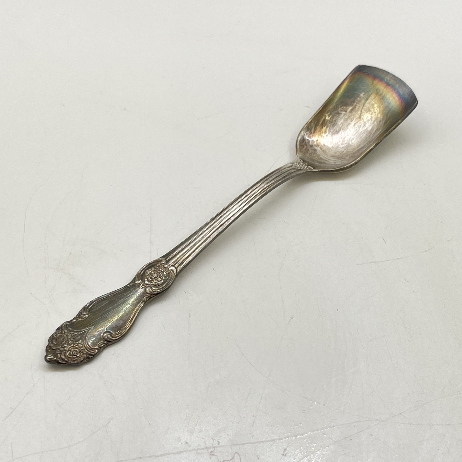 Салатная ложка с растительным декором на ручке, мНЦ (медь-никель-цинк), Кольчугинский завод цветных металлов, СССР, 1960-1980 гг.