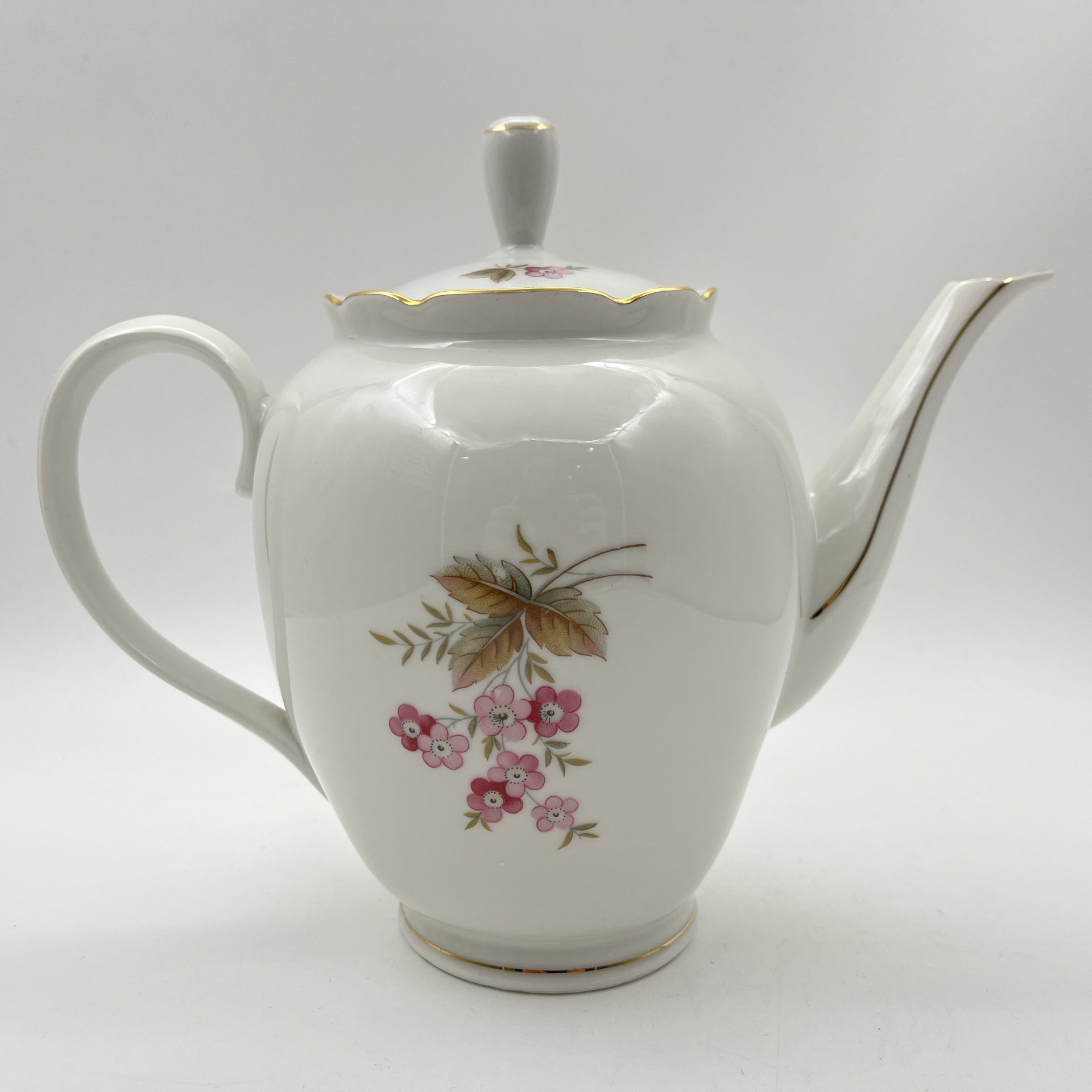 Чайник с нежным цветочным декором, фарфор, деколь, золочение, Kahla-Könitz, Германия, 1954-1962 гг.