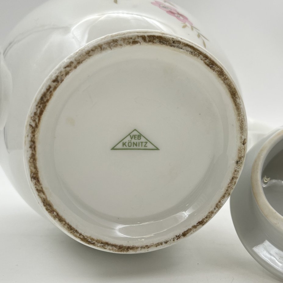 Чайник с нежным цветочным декором, фарфор, деколь, золочение, Kahla-Könitz, Германия, 1954-1962 гг.