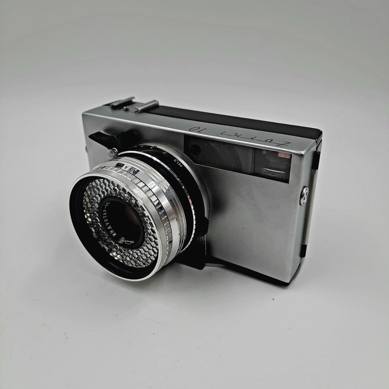 Фотоаппарат "Зоркий-10" с объективом "Индустар-63" в оригинальном кофре, Красногорский механический завод (КМЗ)