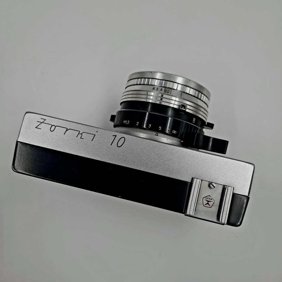Фотоаппарат "Зоркий-10" с объективом "Индустар-63" в оригинальном кофре, Красногорский механический завод (КМЗ)