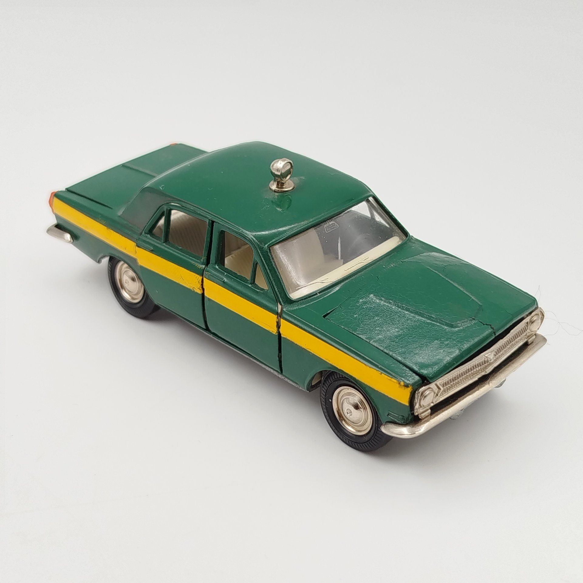 Модель автомобиля "Волга ГАЗ-24-01", металл, краска, полимерный материал, картон, Саратовский завод «Тантал», СССР, 1986 г.