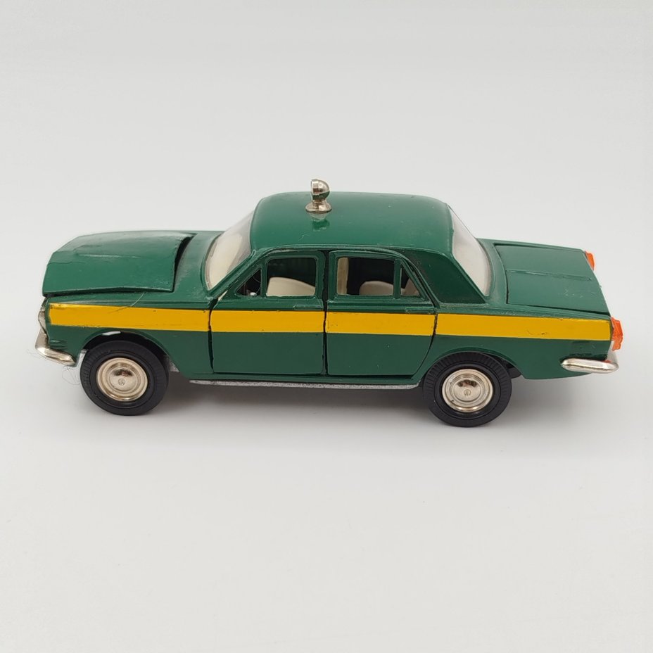 Модель автомобиля "Волга ГАЗ-24-01", металл, краска, полимерный материал, картон, Саратовский завод «Тантал», СССР, 1986 г.