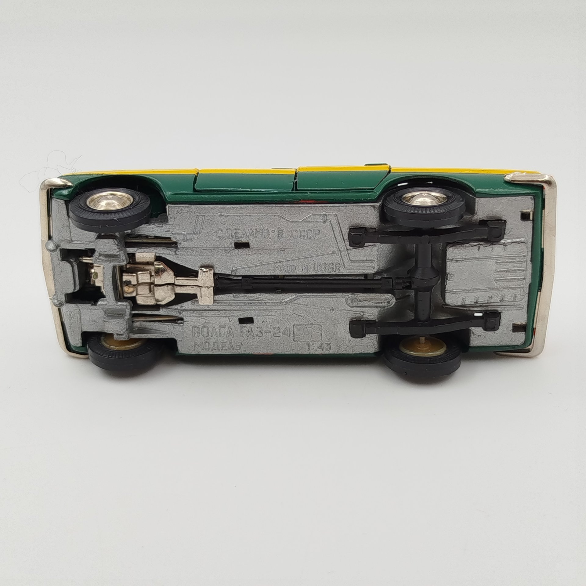 Модель автомобиля "Волга ГАЗ-24-01", металл, краска, полимерный материал, картон, Саратовский завод «Тантал», СССР, 1986 г.