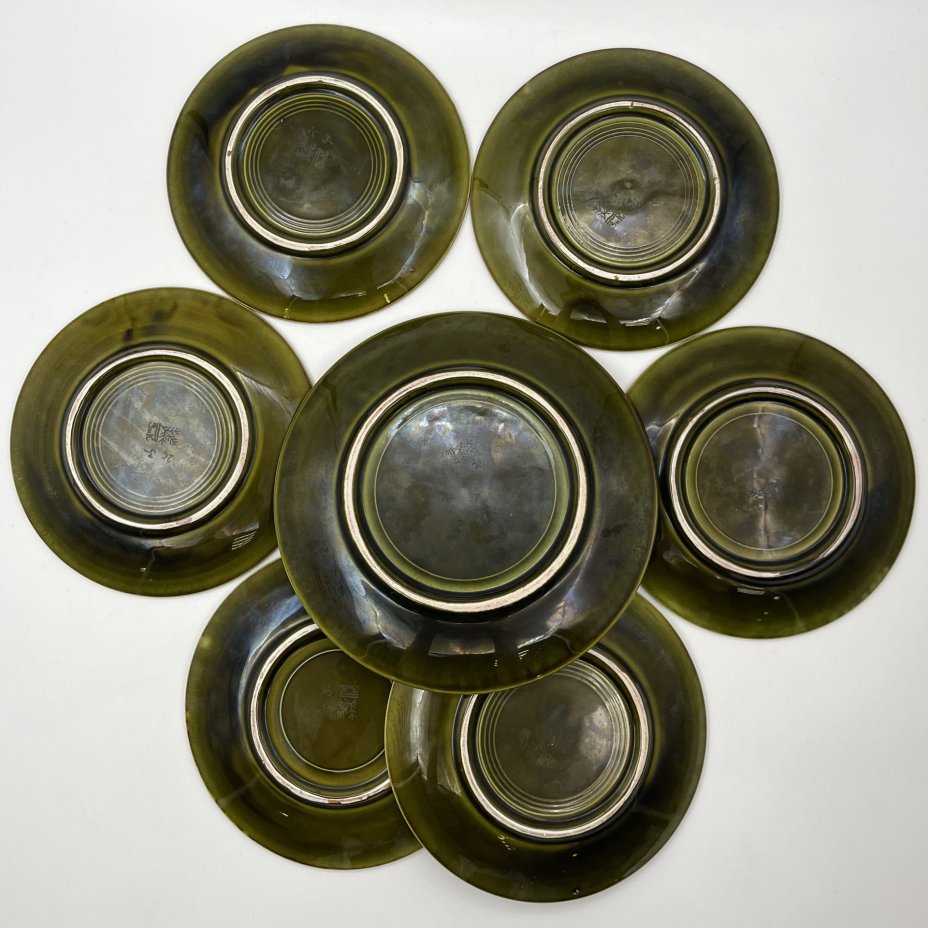 Набор из 6-ти десертных тарелок и блюда зеленого оттенка, фаянс, поливы, Конаковский фаянсовый завод им. М.И. Калинина (ЗиК Конаково), СССР, 1962-1974 гг.