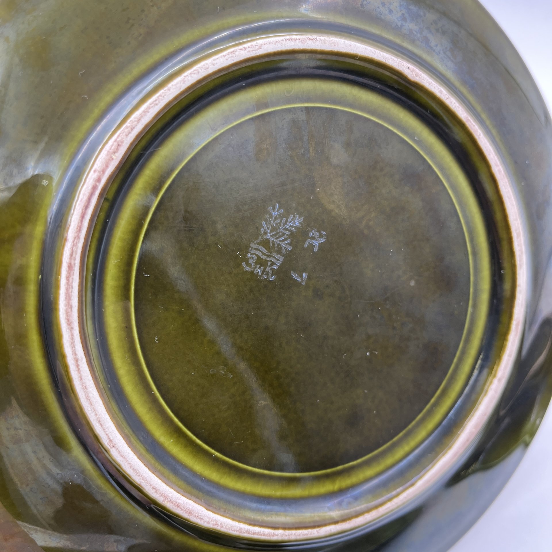 Набор из 6-ти десертных тарелок и блюда зеленого оттенка, фаянс, поливы, Конаковский фаянсовый завод им. М.И. Калинина (ЗиК Конаково), СССР, 1962-1974 гг.