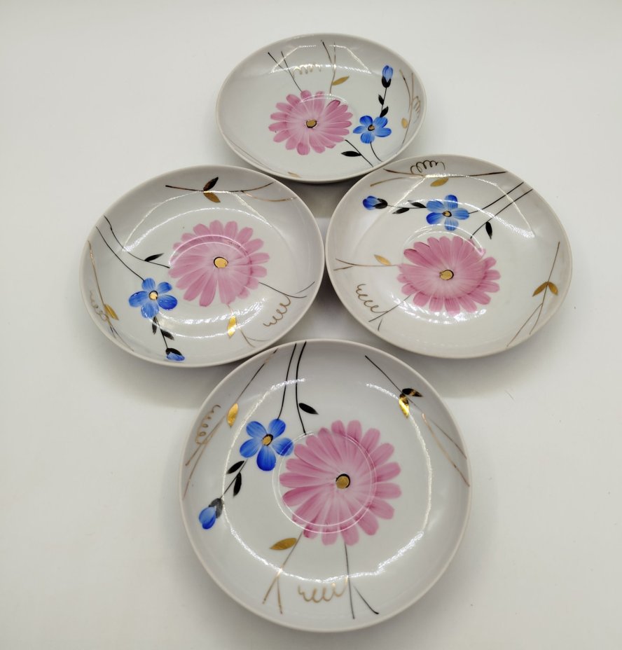 Набор из четырех блюдец с цветочным декором, фарфор, роспись, золочение, Дулевский фарфоровый завод (Дулёво), СССР, 1968-1991 гг.