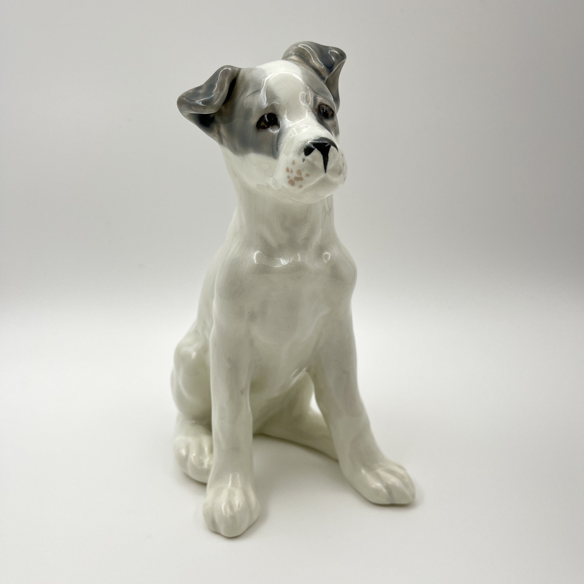Статуэтка "Собака" (Щенок дога), скульптор Гуревич Е. М., фаянс, роспись, Конаковский фаянсовый завод им. М.И. Калинина (ЗиК Конаково), СССР, 1962-1991 гг.