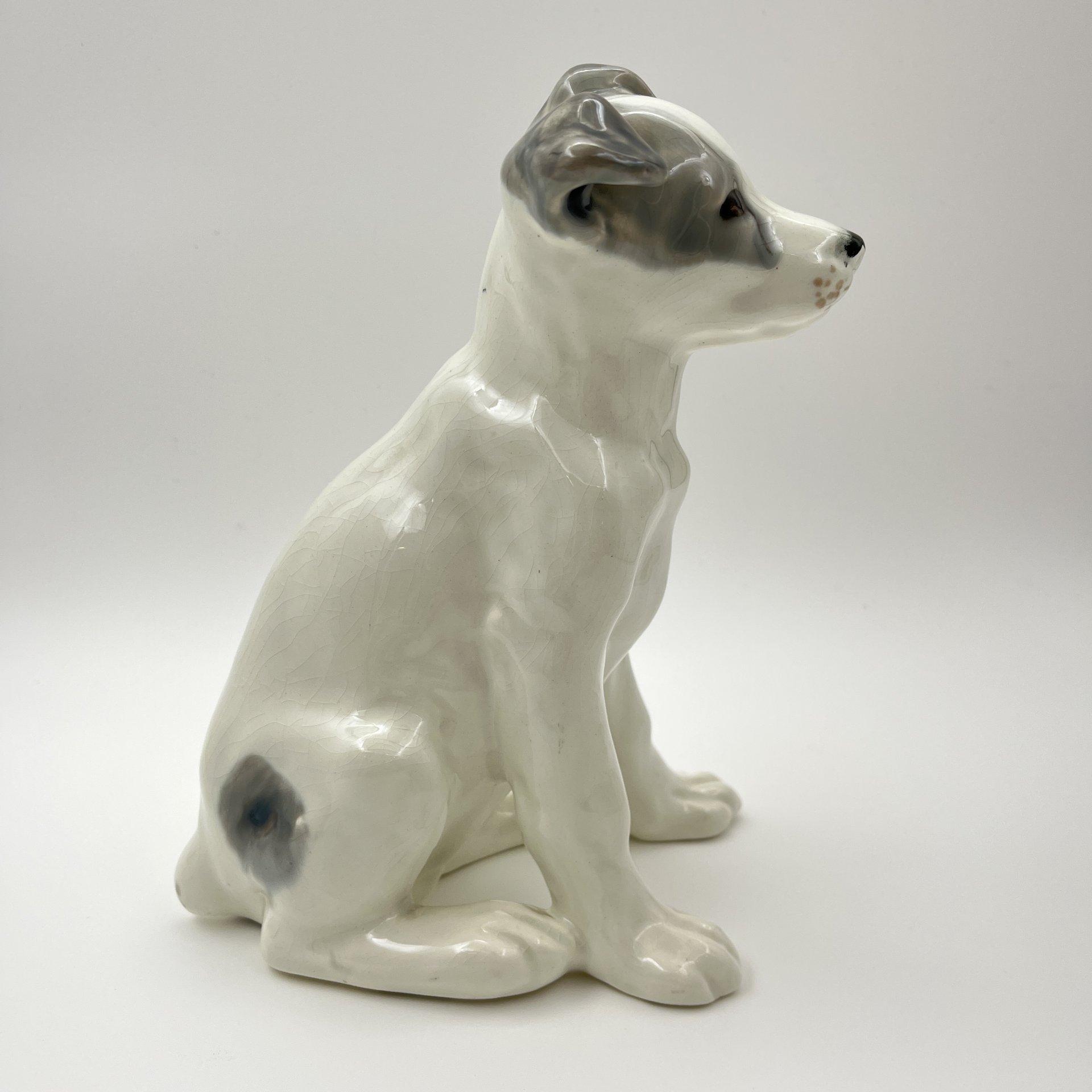 Статуэтка "Собака" (Щенок дога), скульптор Гуревич Е. М., фаянс, роспись, Конаковский фаянсовый завод им. М.И. Калинина (ЗиК Конаково), СССР, 1962-1991 гг.