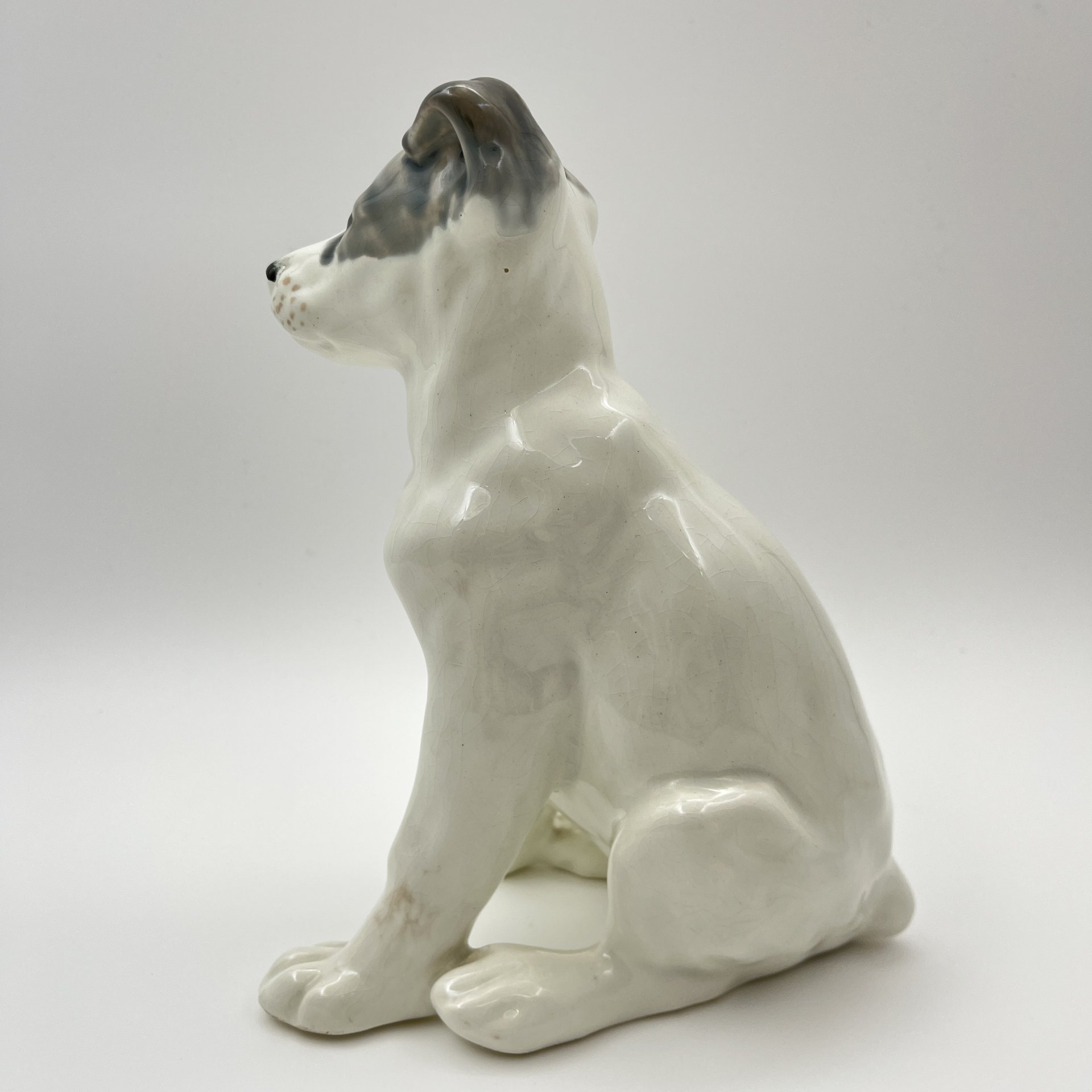 Статуэтка "Собака" (Щенок дога), скульптор Гуревич Е. М., фаянс, роспись, Конаковский фаянсовый завод им. М.И. Калинина (ЗиК Конаково), СССР, 1962-1991 гг.
