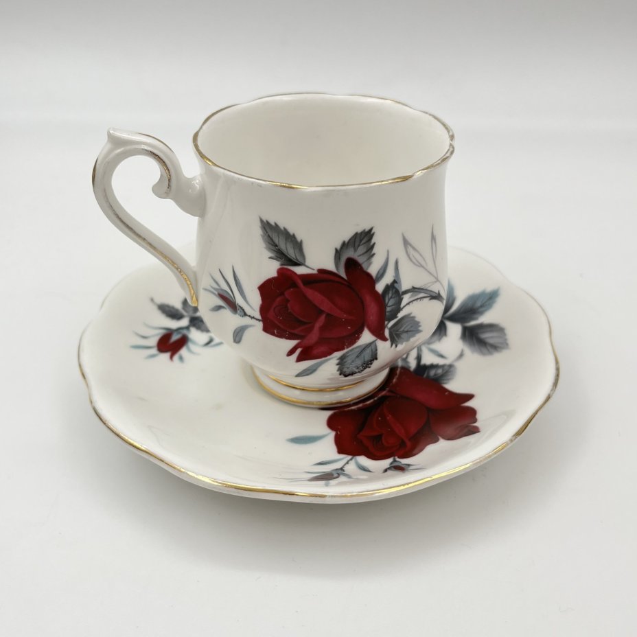 Кофейная пара с ярким цветочным декором  Sweet Romance, фарфор, деколь, золочение, Royal Albert, Великобритания, 2000-2010 гг.