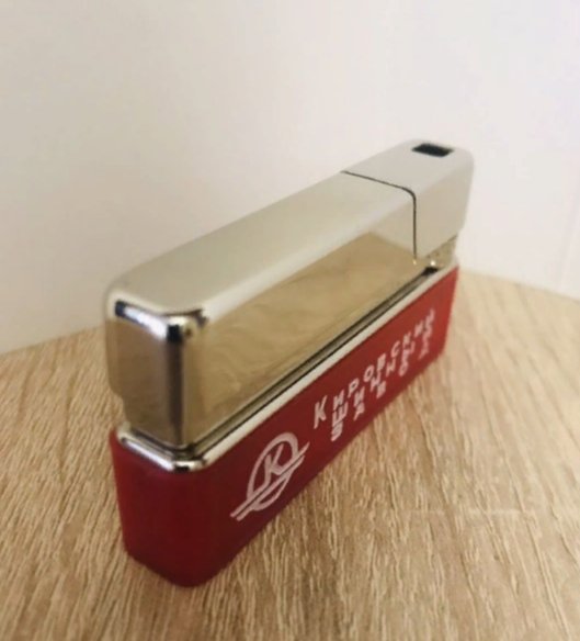 Зажигалка газовая