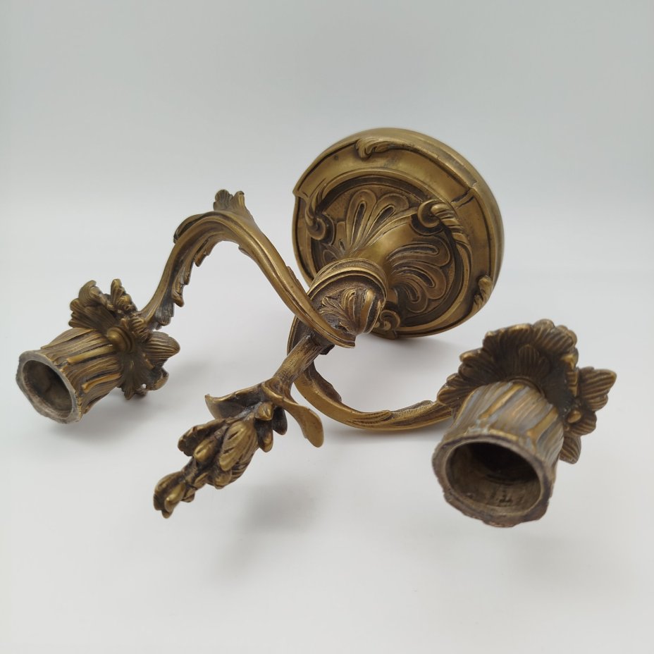 Подсвечник на две свечи, выполненный в стиле модерн