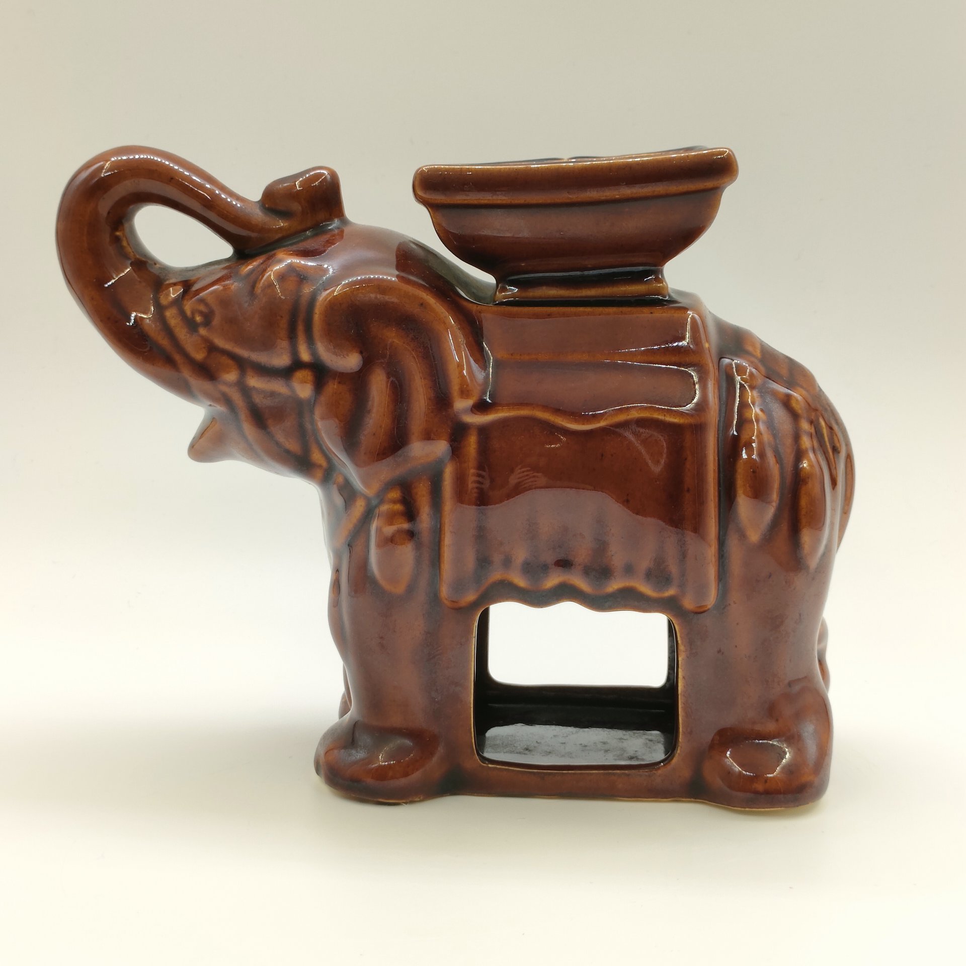 Подсвечник (аромалампа для эфирных масел) "Слон", керамика, глазурь, Российская Федерация, 2000-2020 гг.