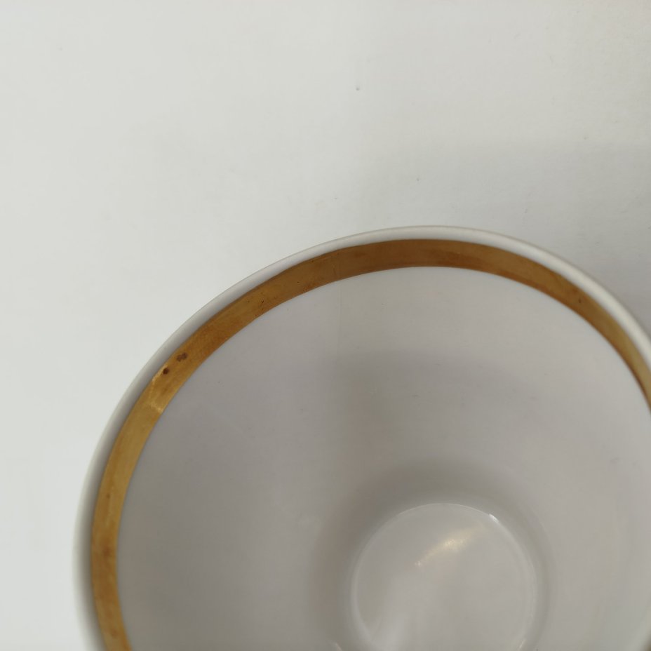 Набор из трех кофейных троек с рельефным декором, фарфор, люстр, золочение, Минский фарфорово-фаянсовый завод, СССР, 1968-1983 гг.