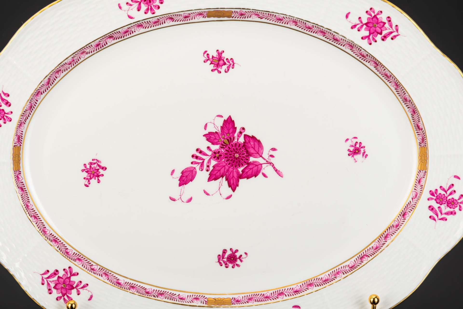 Блюдо сервировочное овальной формы, выполненное в фирменном дизайне "Chinese Bouquet/Apponyi Purpur", Herend (Херенд)