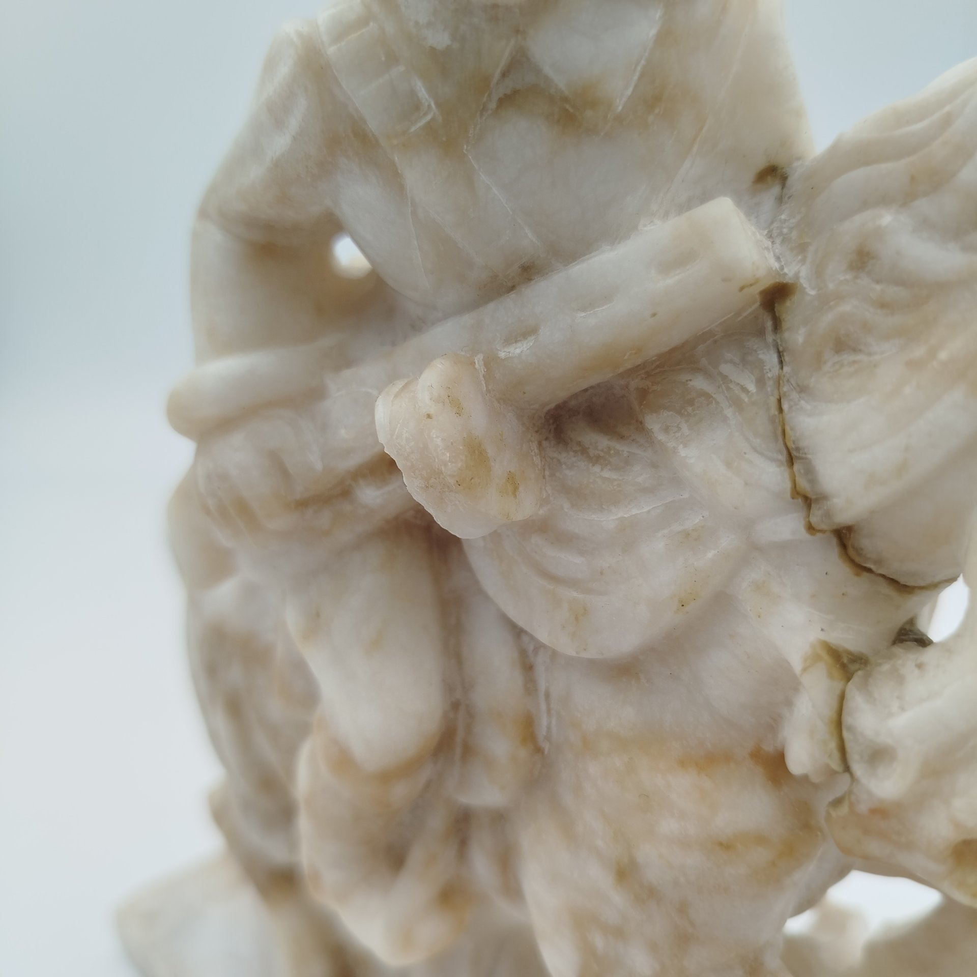 Статуэтка из письменного набора "Партизан", ангидрит, СССР, 1950-1970 гг.