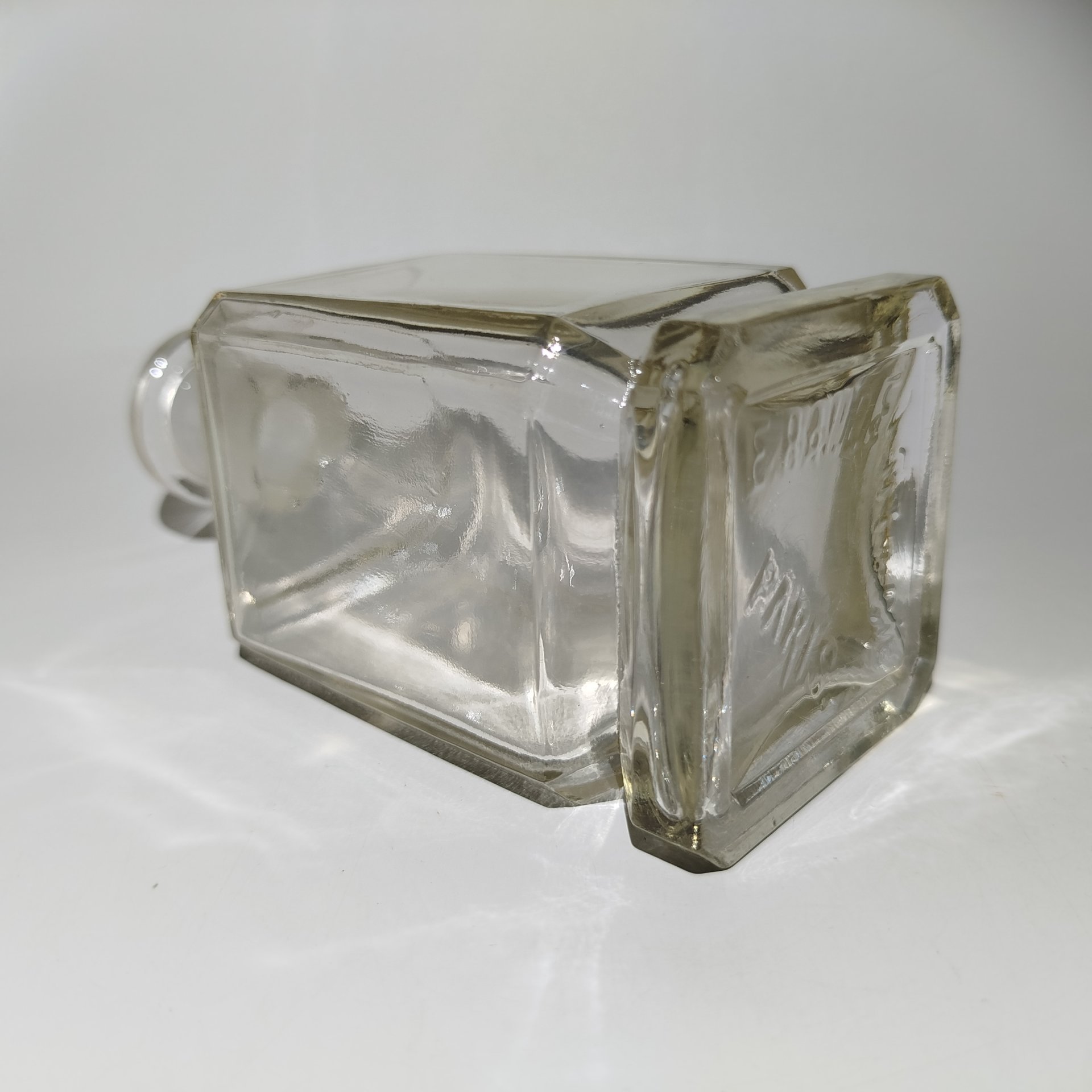 Флакон парфюмерный "E. Baudelot & Cie Paris" (Эмиль Бодло), стекло, Франция, 1910-1940 гг.