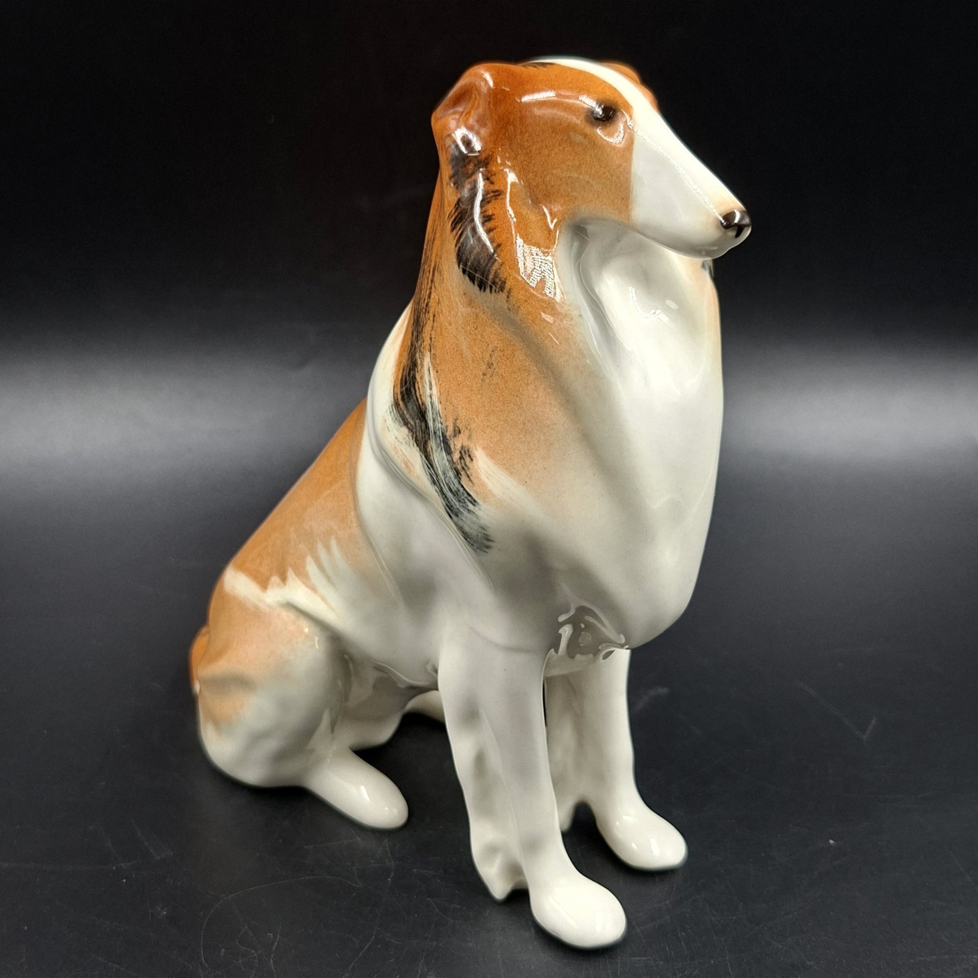 Статуэтка "Колли", скульптор И.И. Ризнич, художник В.М. Жбанов, фарфор, аэрография, роспись, Ленинградский фарфоровый завод (ЛФЗ), Россия, 1989-2001 гг.