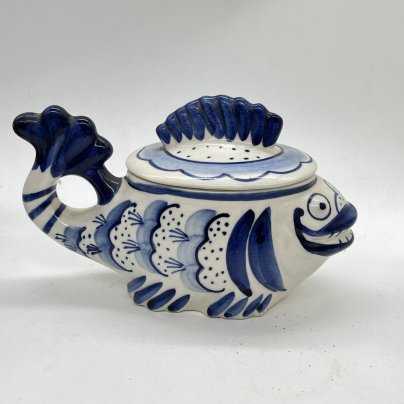 Сахарница "Рыба-кит" с расписным декором, фарфор, роспись, Объединение «Гжель», СССР, 1972-1985 гг.