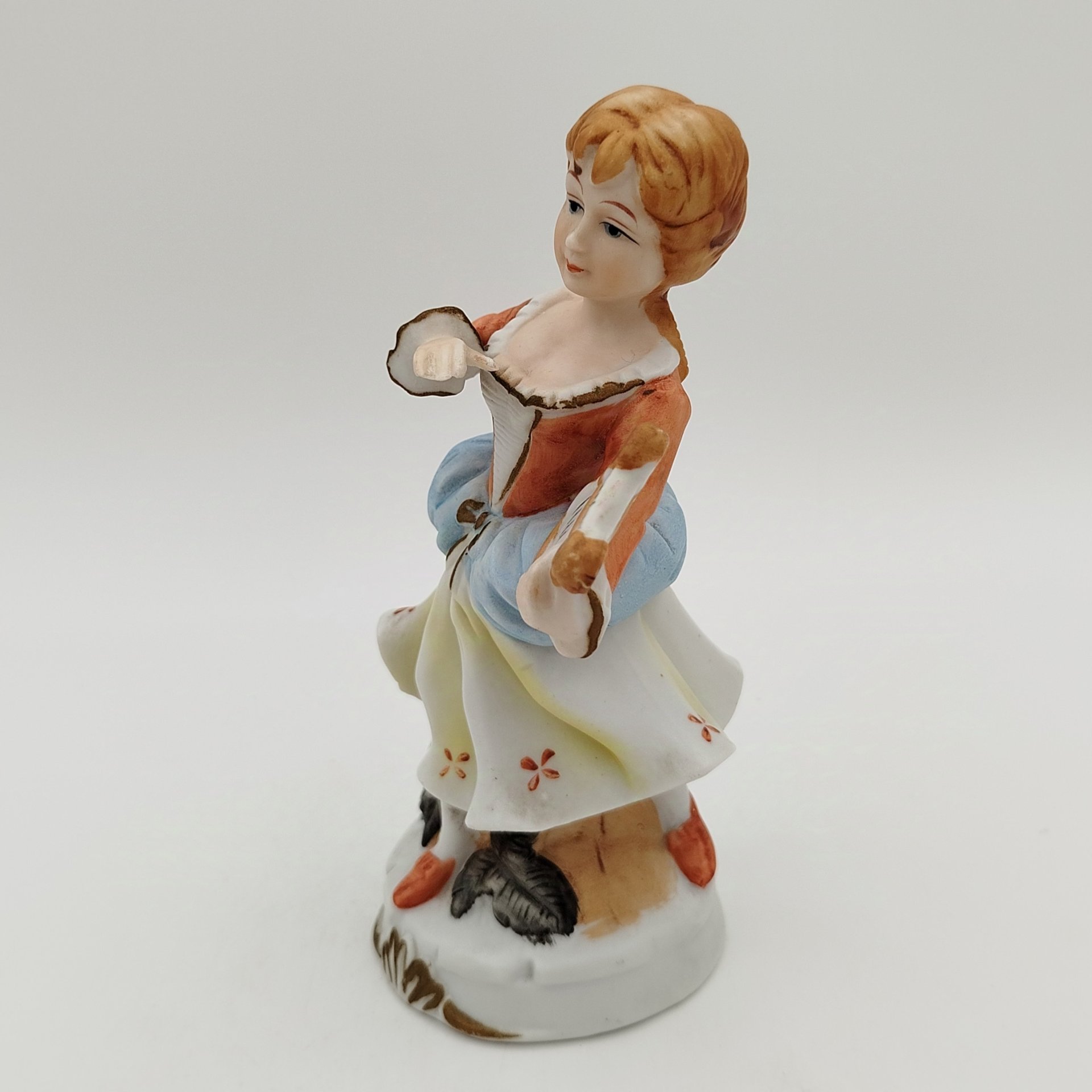 Статуэтка "Девушка с лирой", фарфор, роспись, Европа, 1990-2000 гг.
