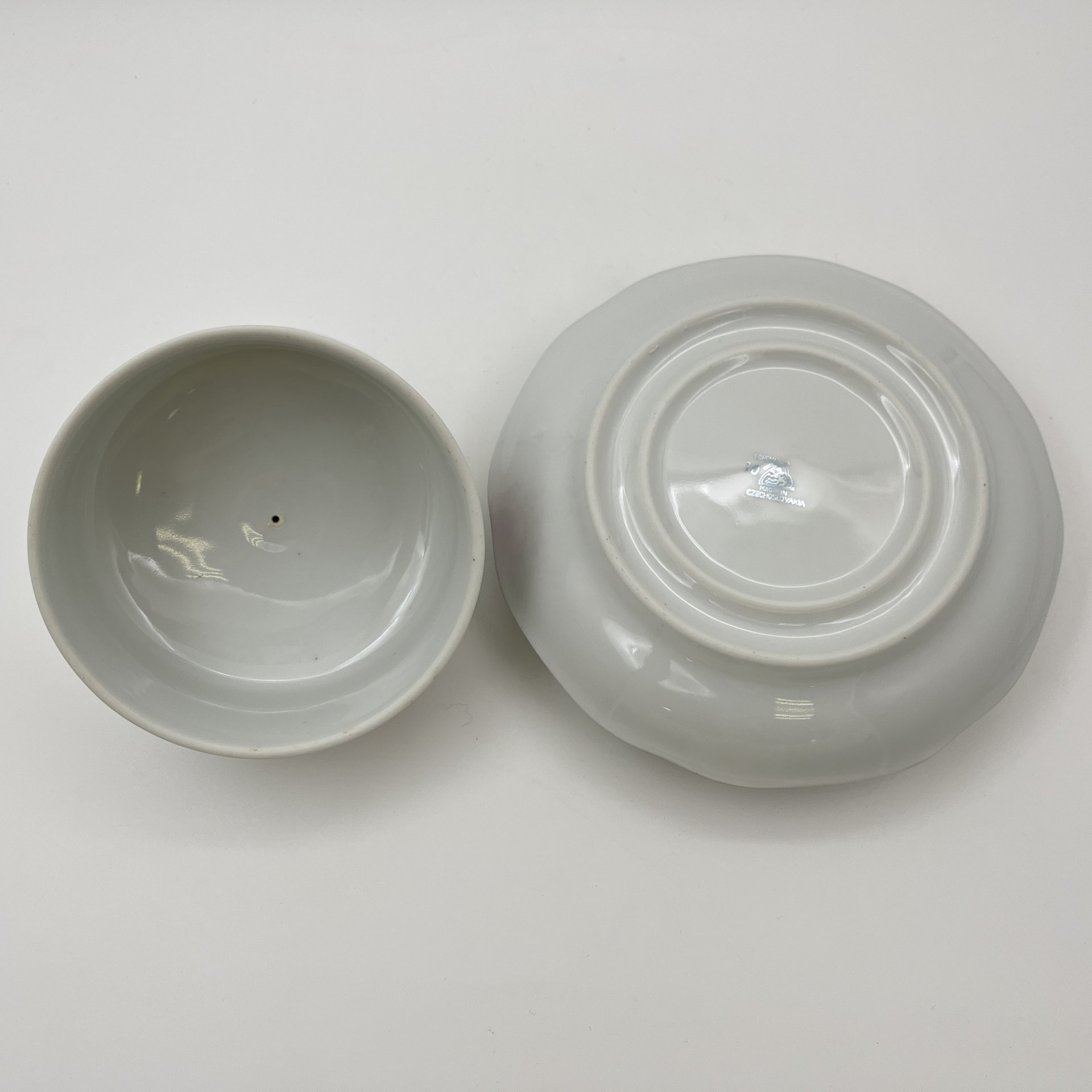 Масленка с цветочным декором, фарфор, деколь, золочение, Bohemia (Neurohlau), Чехословакия, 1970-1990 гг.