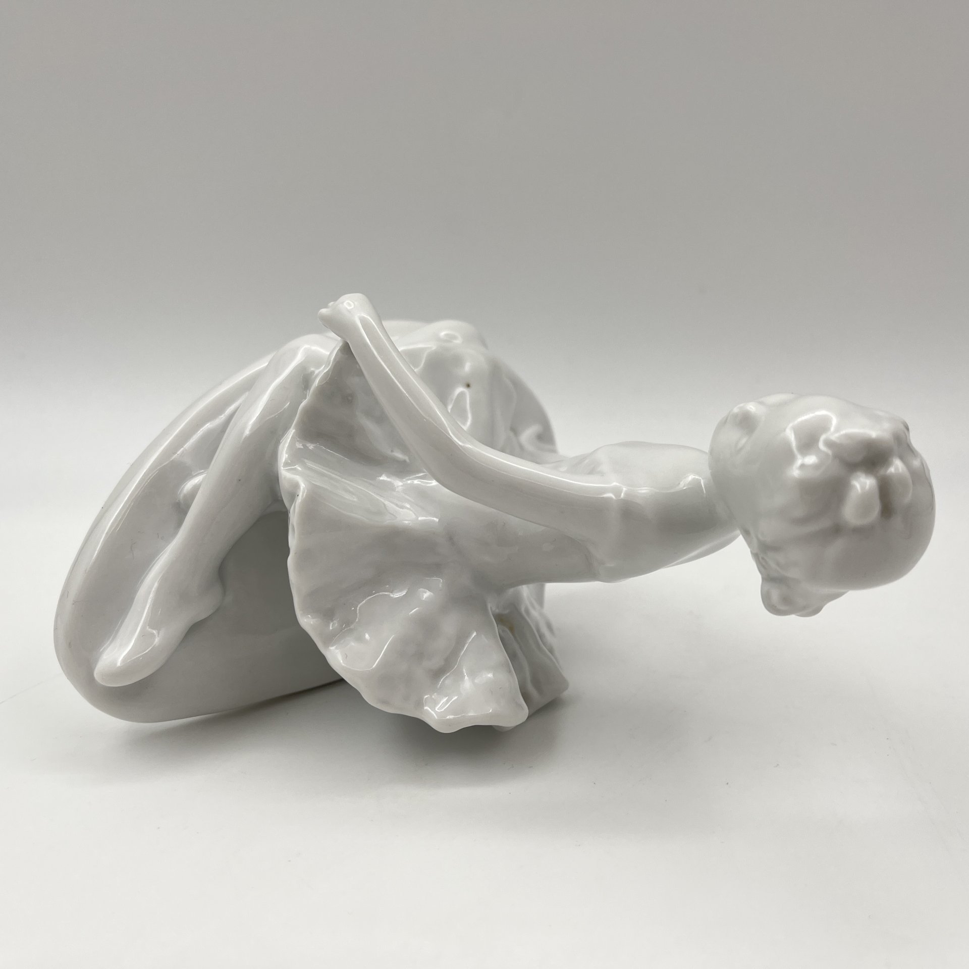 Статуэтка "Юная балерина Машенька" (без росписи), скульптор С.Б. Велихова