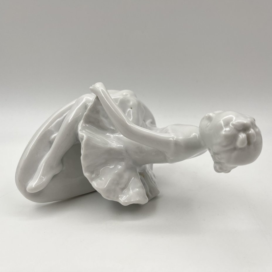 Статуэтка "Юная балерина Машенька" (без росписи), скульптор С.Б. Велихова