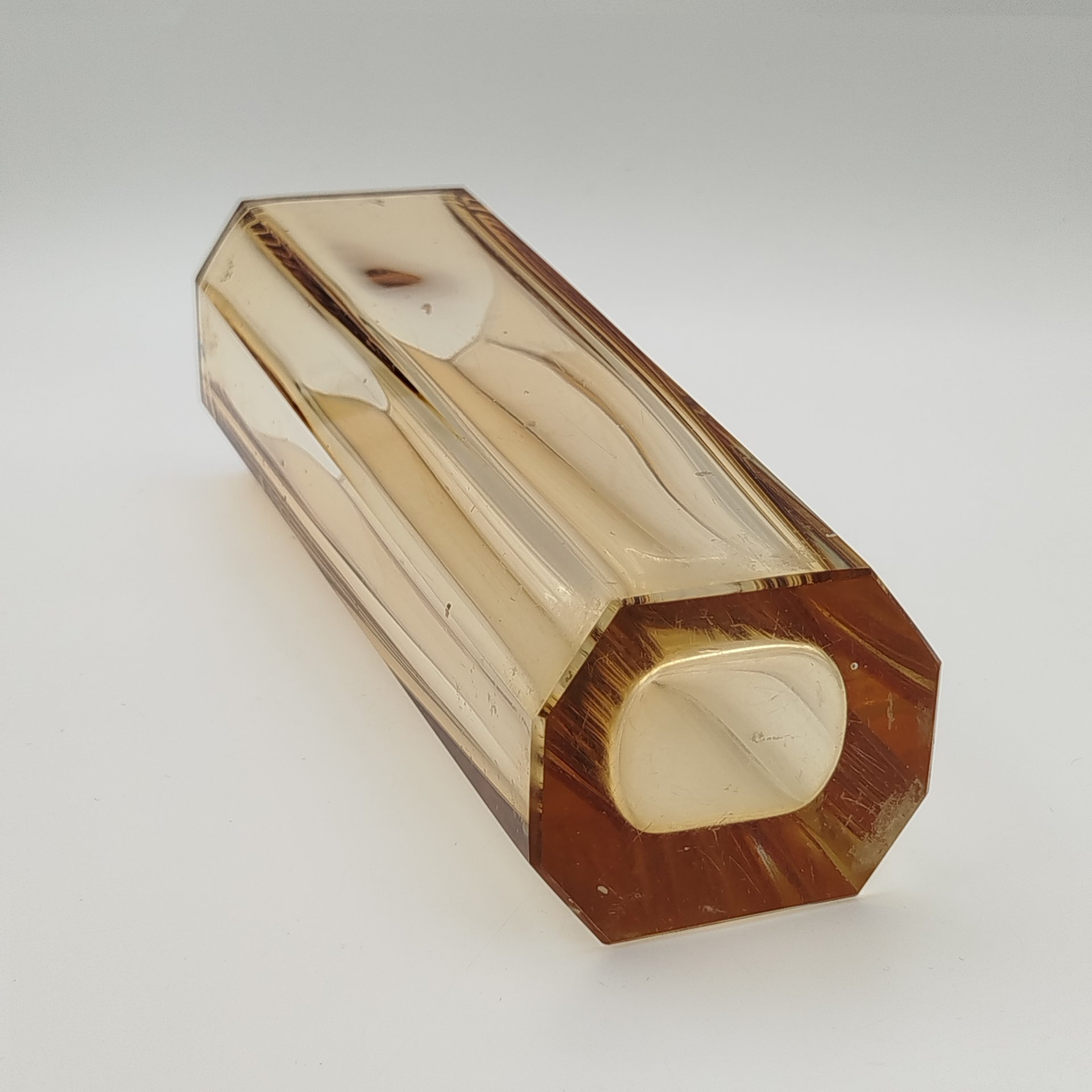 Ваза для цветов "Золотистая", автор Л.О. Юрген, хрусталь, широкая грань, Ленинградский завод художественного стекла (ЛЗХС), СССР, 1960-1980 гг.