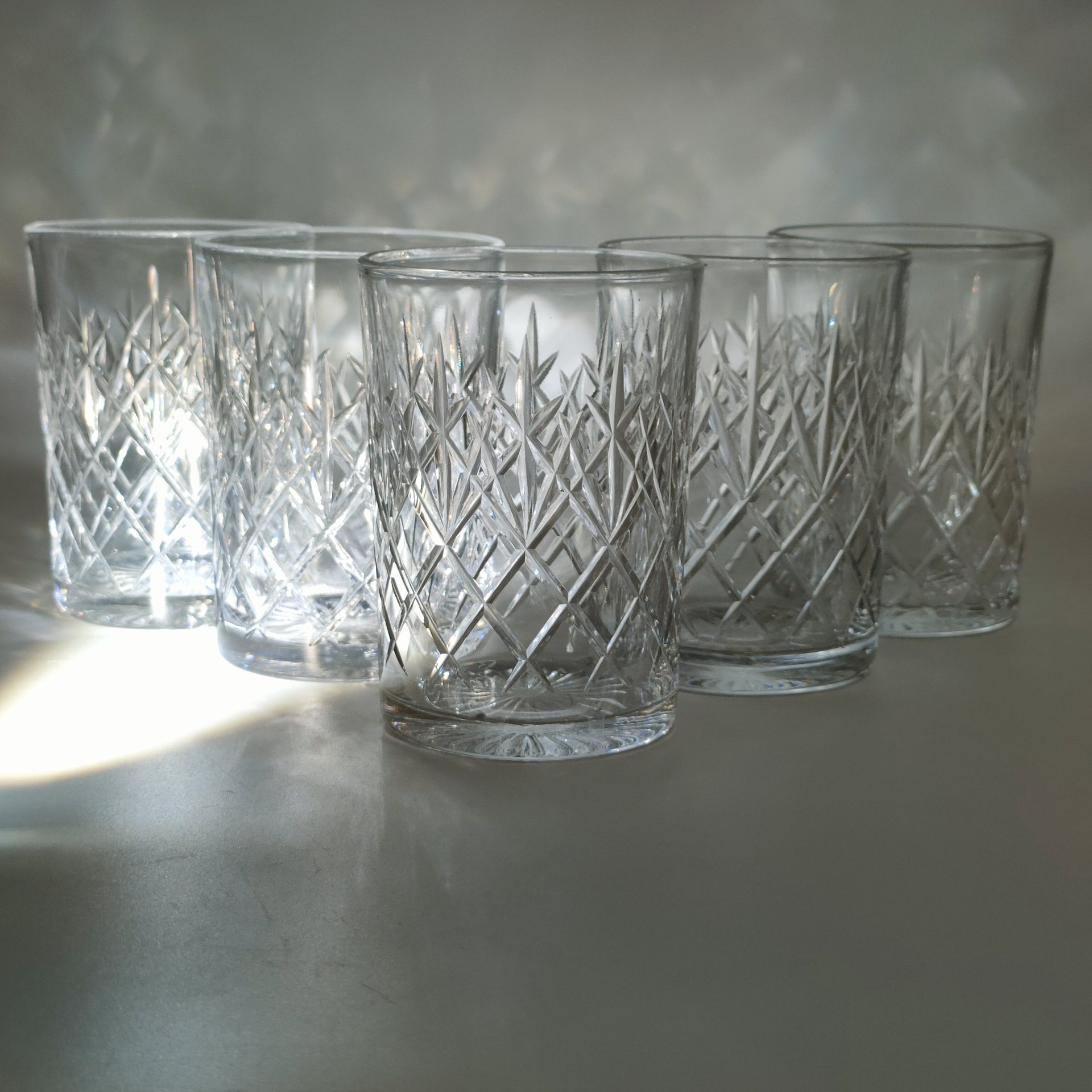 Набор из 5-ти стаканов с геометрическим декором