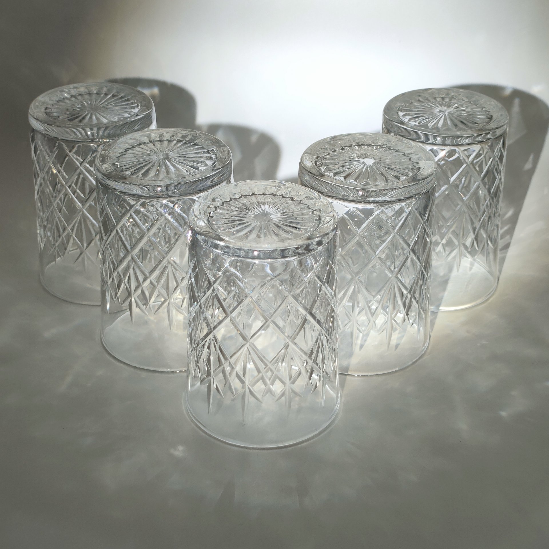Набор из 5-ти стаканов с геометрическим декором