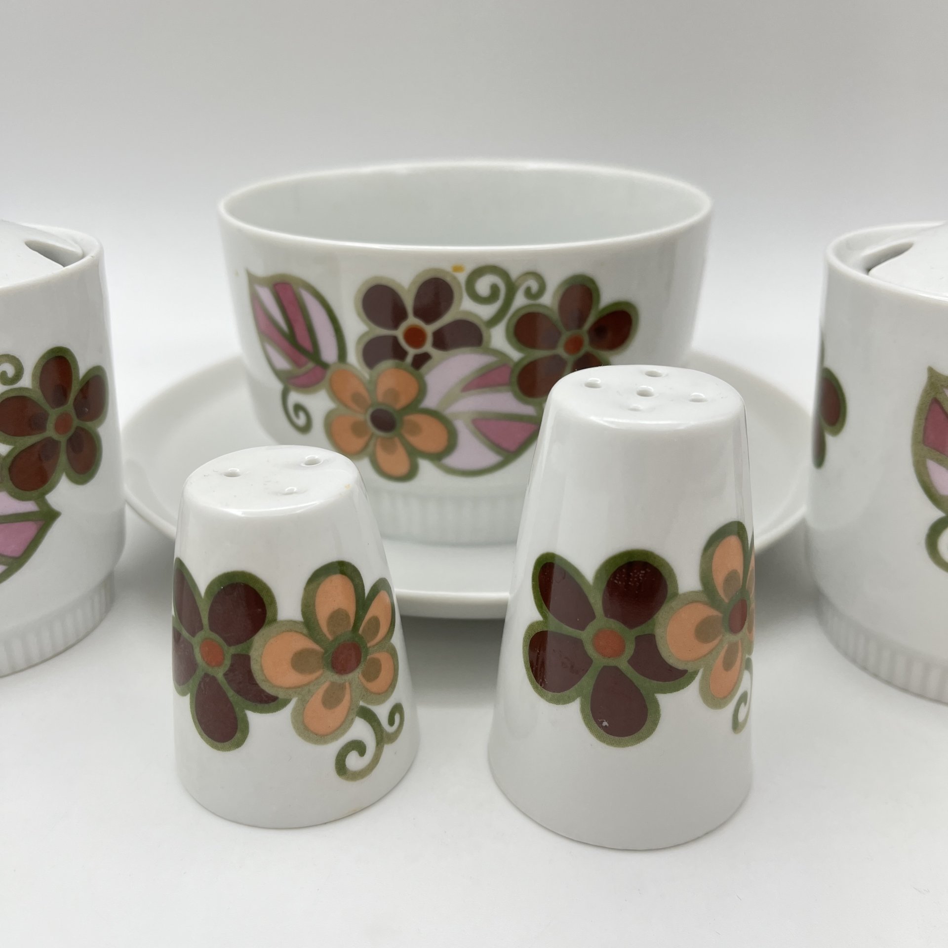 Набор для сервировки стола (7 предметов), украшенный цветочным декором