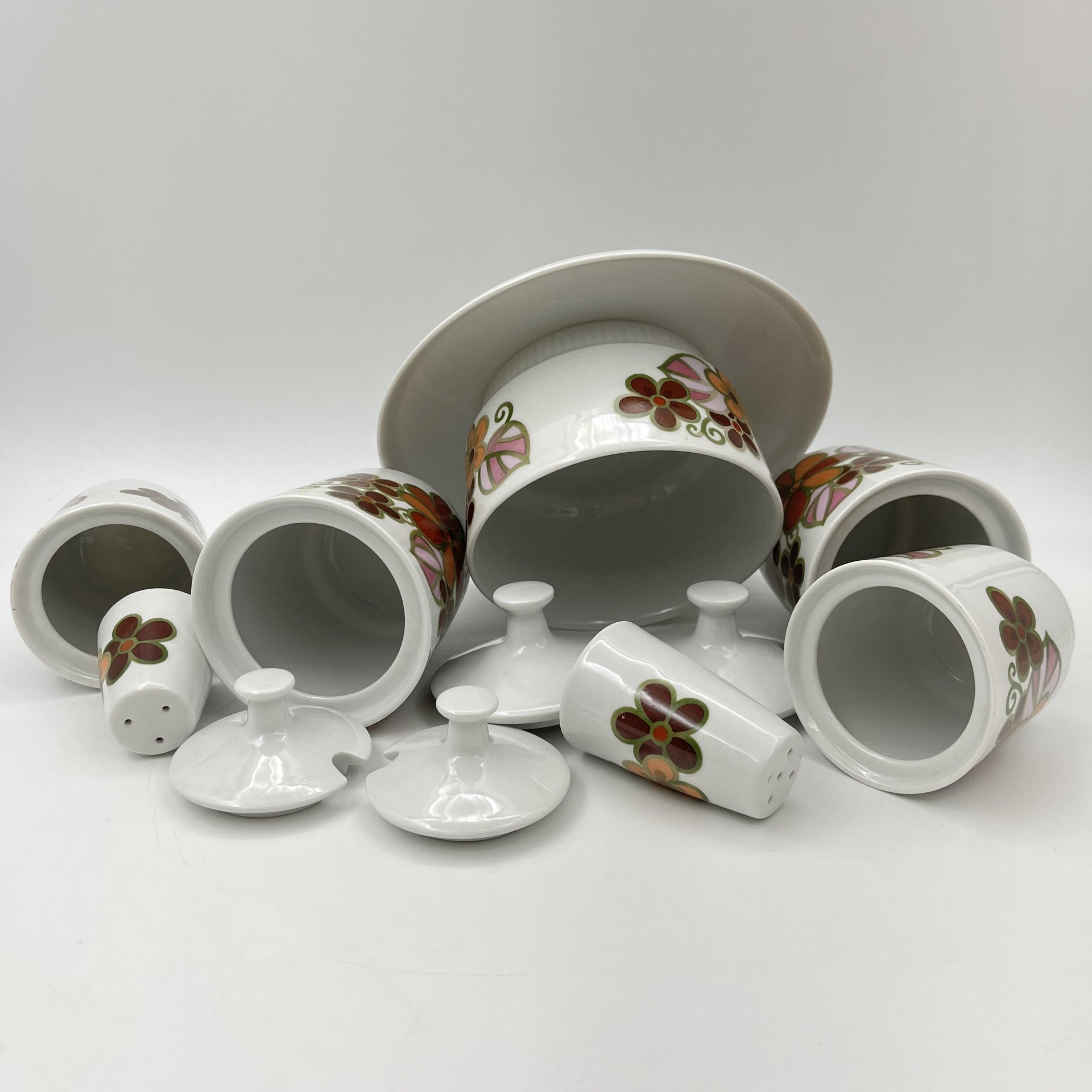 Набор для сервировки стола (7 предметов), украшенный цветочным декором