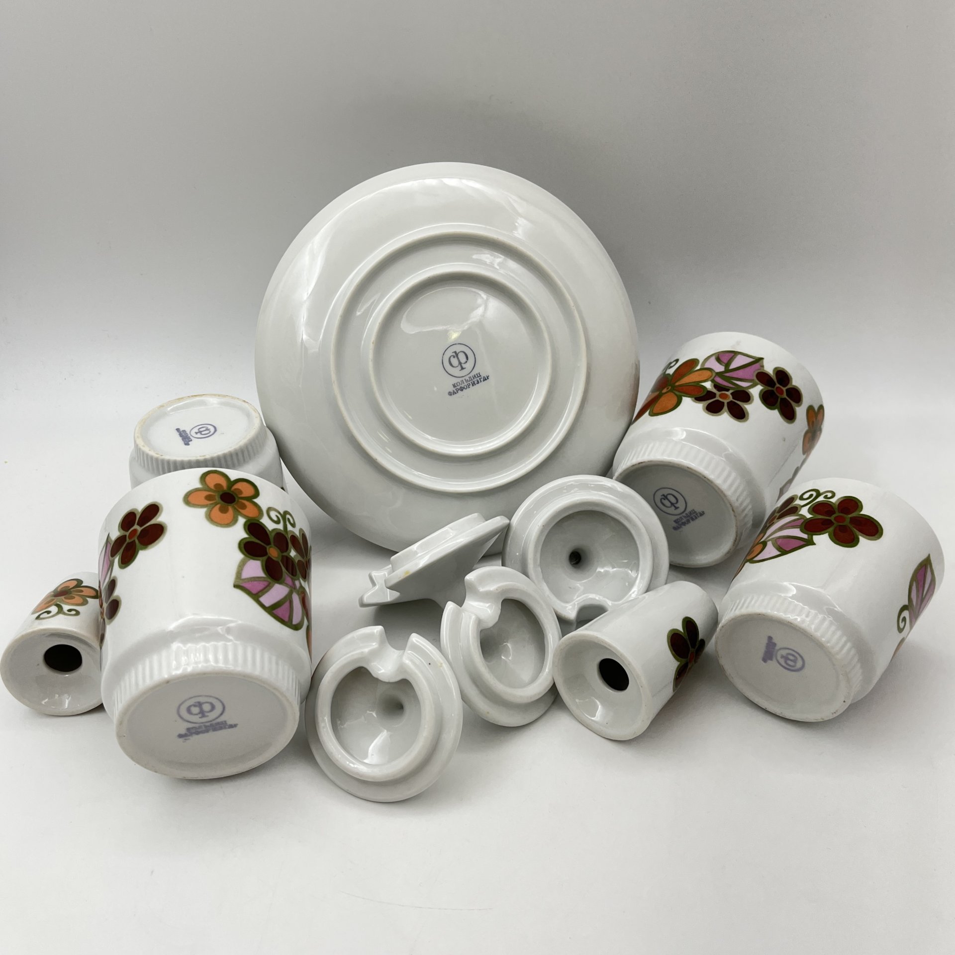 Набор для сервировки стола (7 предметов), украшенный цветочным декором