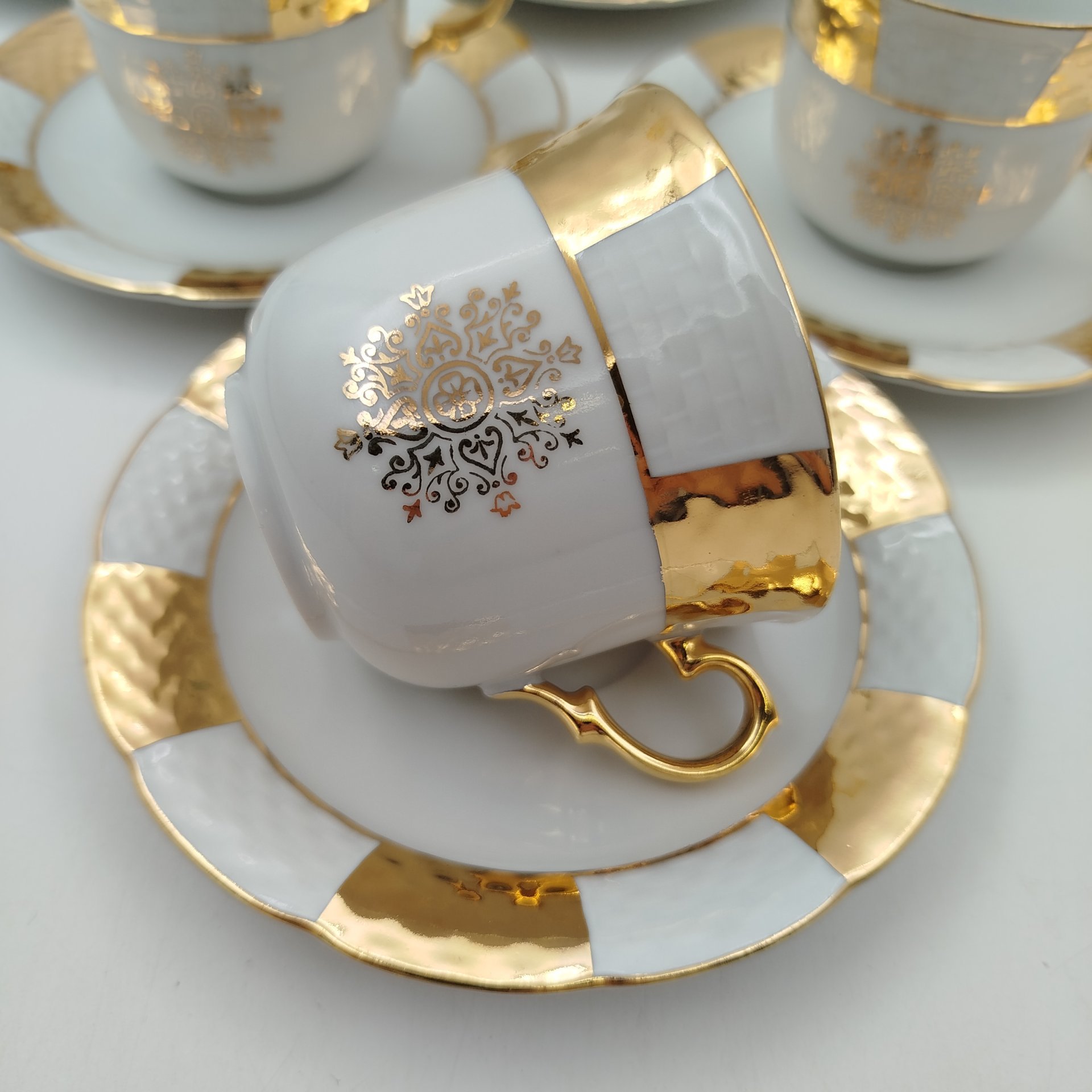 Сервиз кофейный, украшенный растительным декором (15 предметов), фарфор, золочение, Epiag D. F., Чехословакия, 1980-1990 гг.