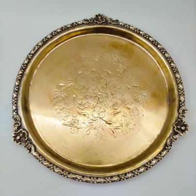 Поднос круглый с растительным декором