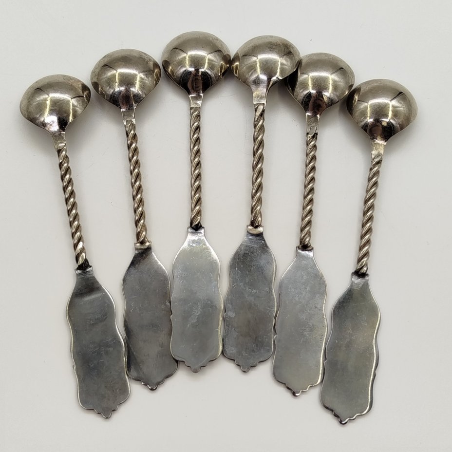 Набор из 6-ти ложек, украшенных изображением льва, металл, СССР, 1980-1990 гг.