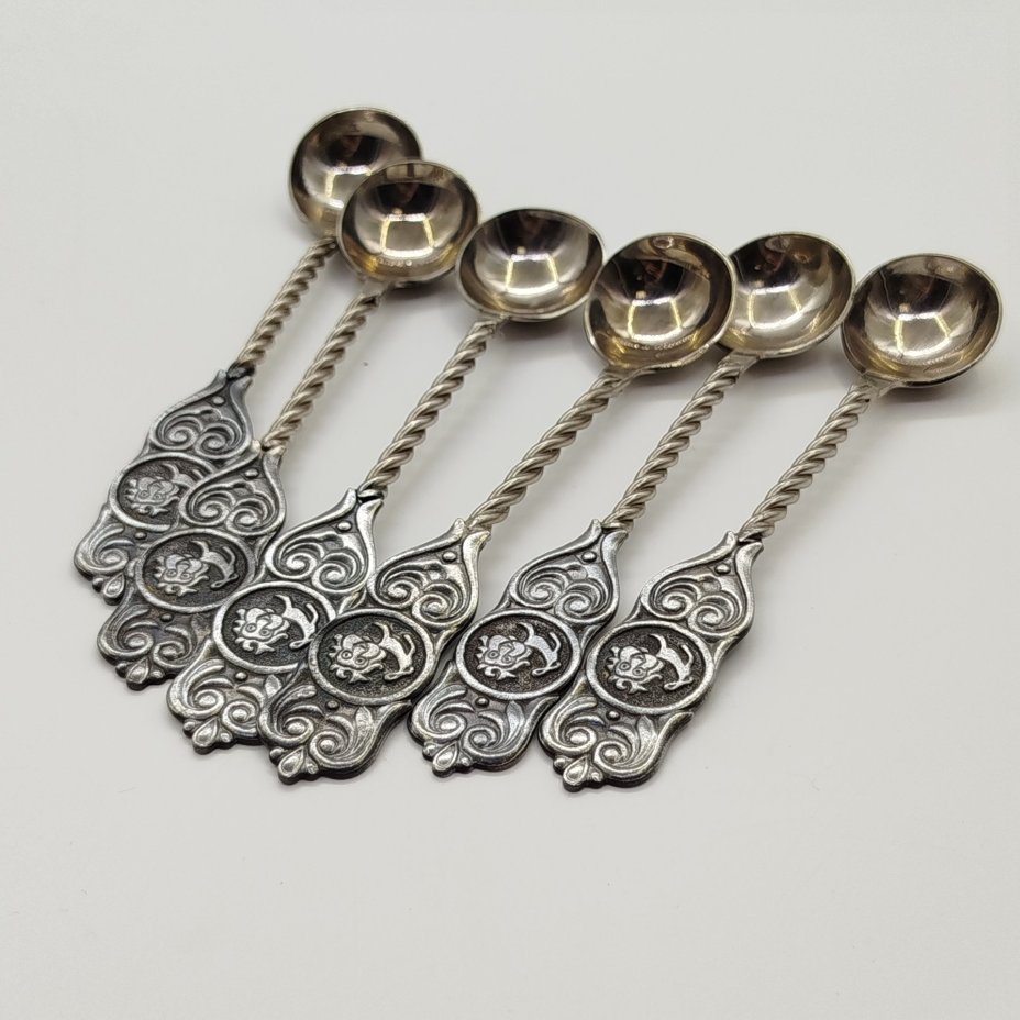 Набор из 6-ти ложек, украшенных изображением льва, металл, СССР, 1980-1990 гг.
