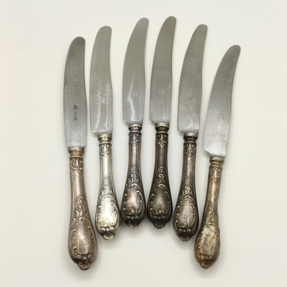 Набор из шести столовых ножей с растительным декором (в подборе), сталь, Вольнянский завод столовых приборов им. Шевченко (ЗiШ, ЗиШ), СССР, 1960-1980 гг.