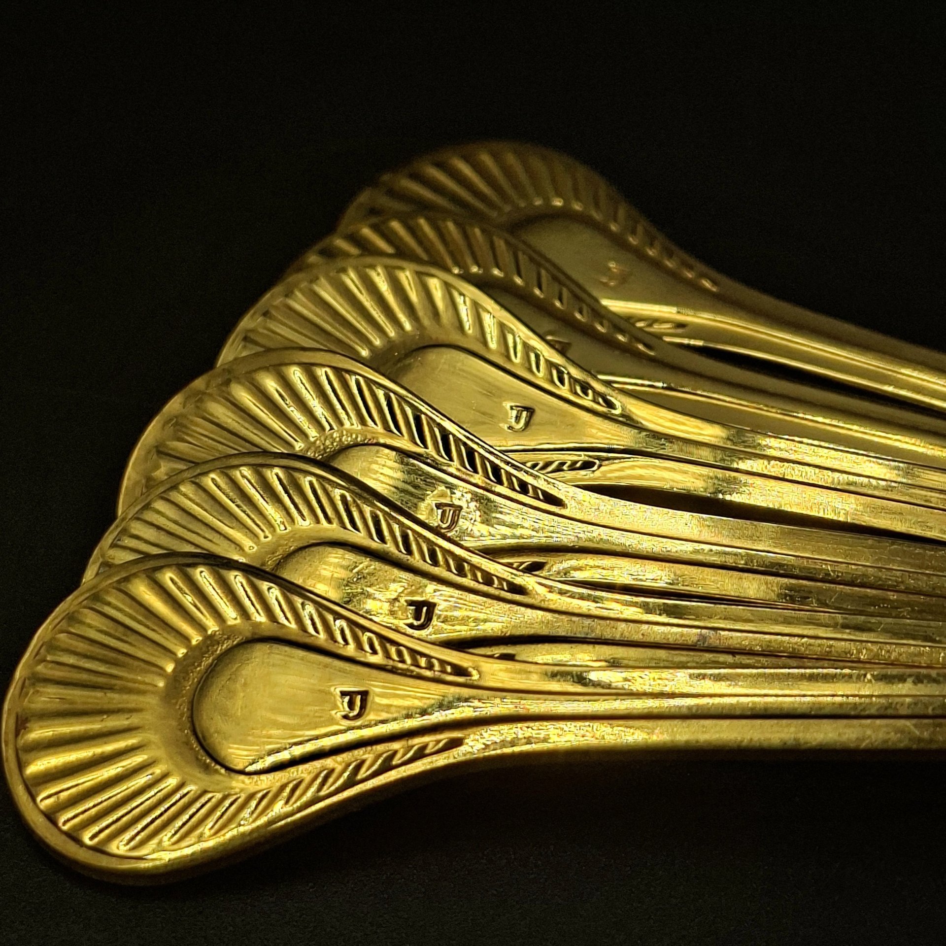 Набор из шести чайных ложек с фигурными черенками, металл, золочение, Таллинский ювелирный завод, СССР, 1970-1990 гг.