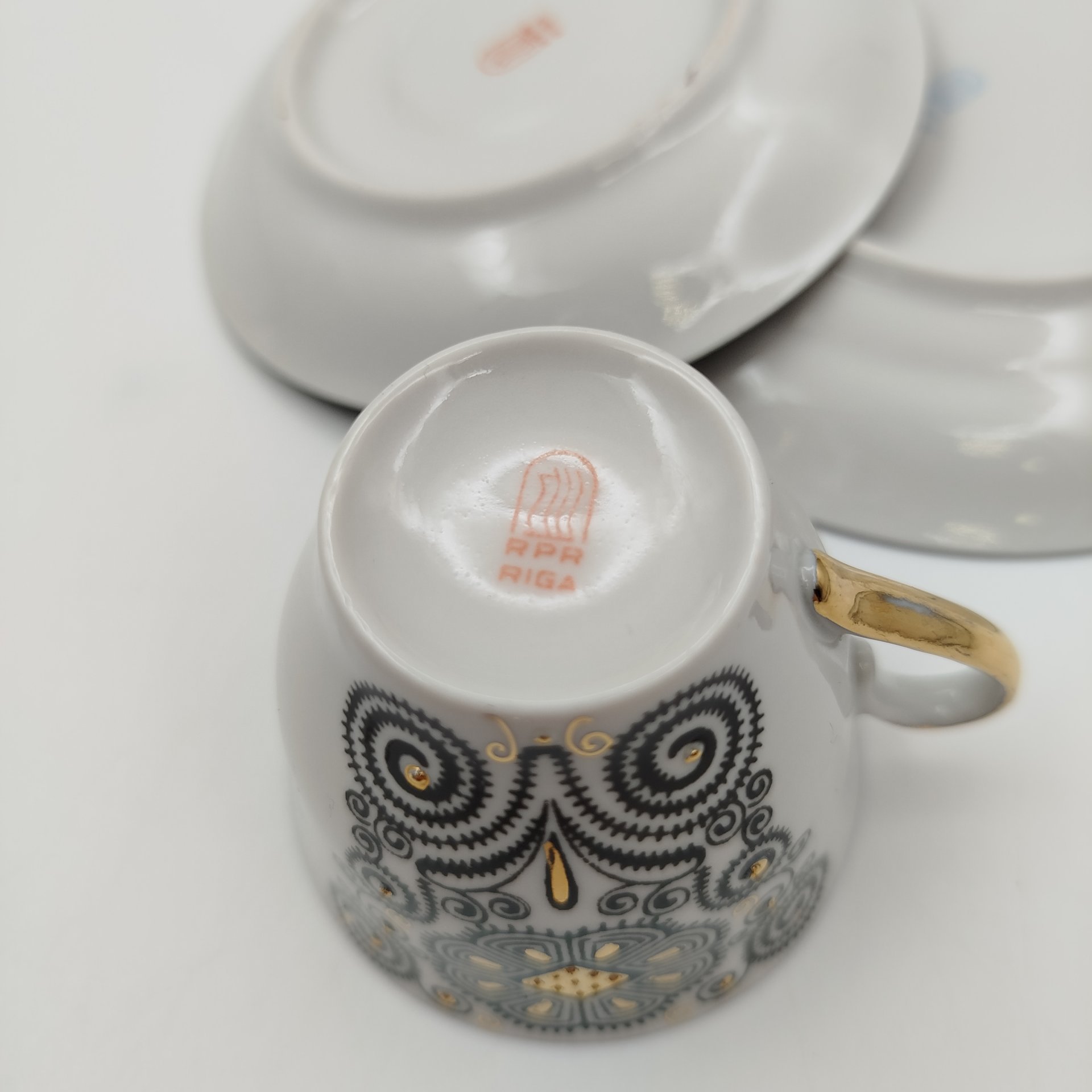 Набор из 2-х кофейных трио с цветочным декором, фарфор, деколь, зололчение, Рижский фарфорово-фаянсовый завод, СССР, 1970-1980 гг.