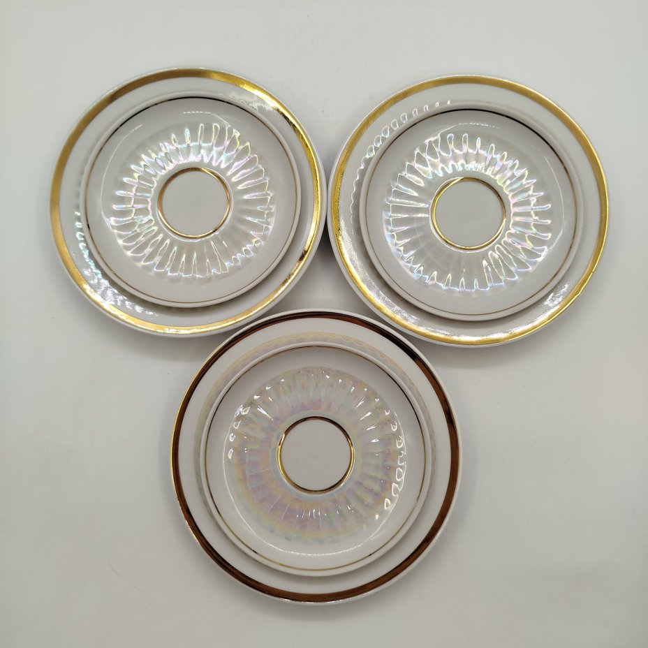 Набор из трех кофейных троек с рельефным декором, фарфор, золочение, люстр, Минский фарфорово-фаянсовый завод, СССР, 1968-1983 гг.