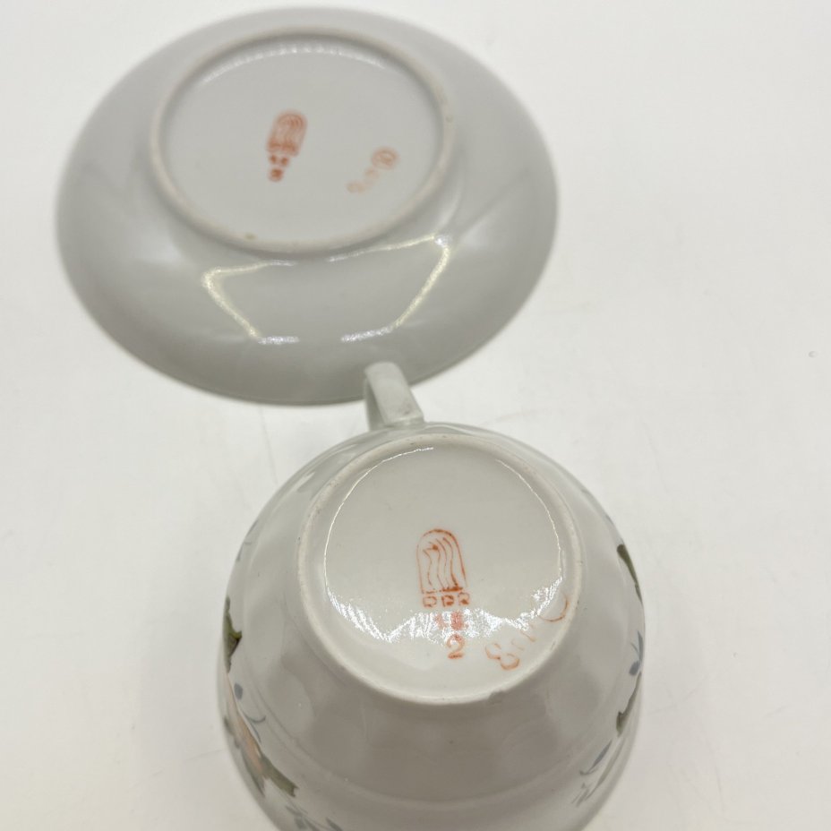 Чайная пара с цветочным декором, фарфор, деколь, золочение, Рижский фарфорово-фаянсовый завод, СССР, 1970-1980 гг.